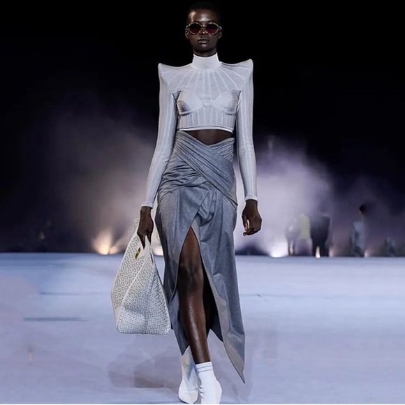 Cropped top with Shoulder Pads Back Zipper Long Sleeve Knitted - Picture 2 of 7